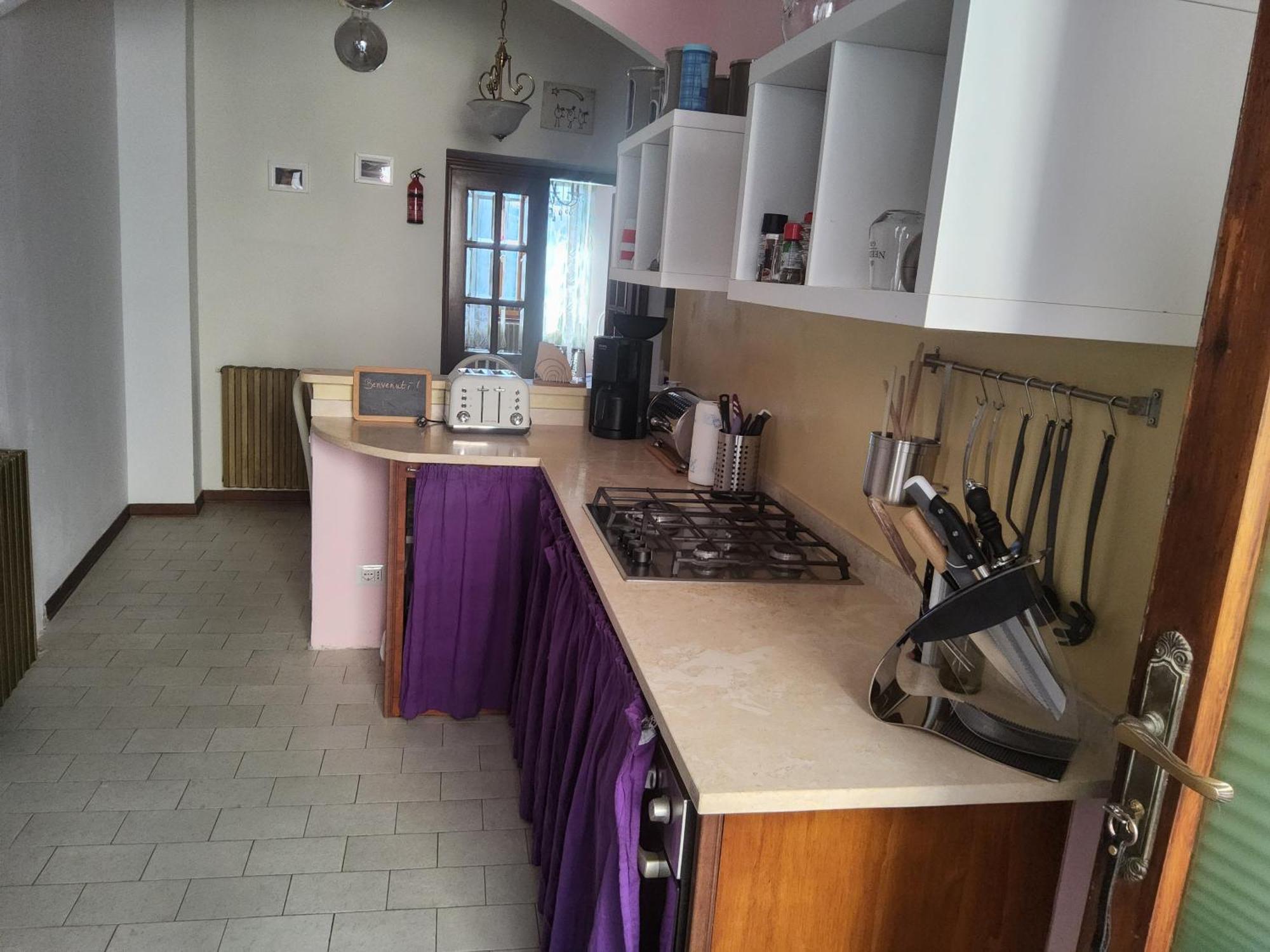 Cesare Battisti Apartment Seggiano Bilik gambar